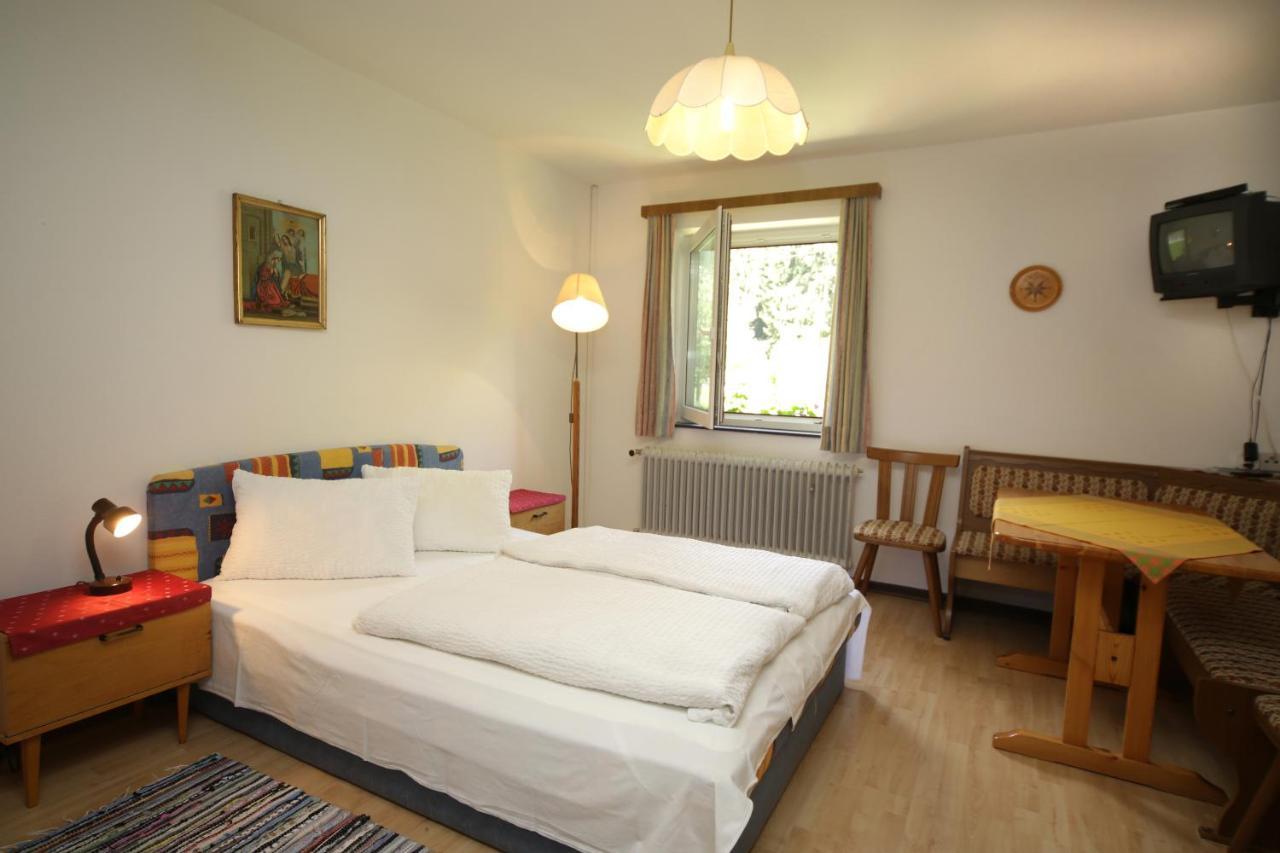 Gaestehaus Lienharterhof Obertilliach Esterno foto