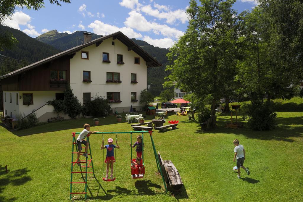 Gaestehaus Lienharterhof Obertilliach Esterno foto